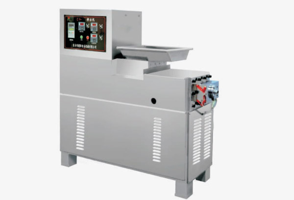 Extruding-machine.jpg Extruding-machine.jpg